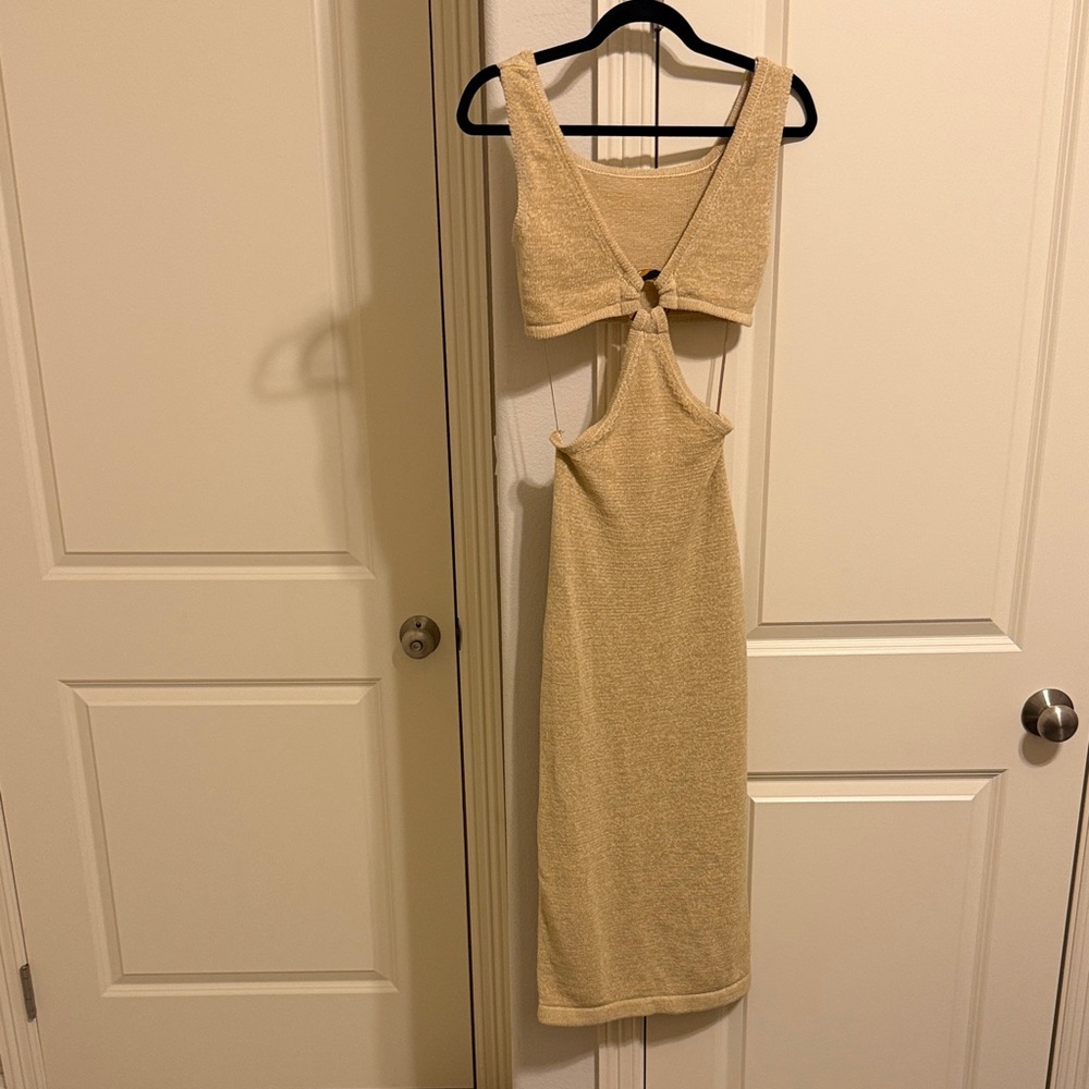 Chic Backless Beige Dress